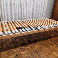 Letto con rete a doghe motorizzata