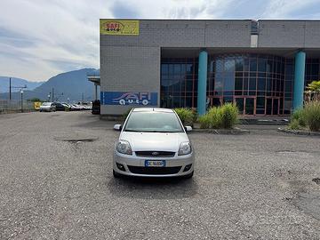 Ford Fiesta 1.2 16V 5p. Ghia
