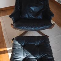 Poltrona Frau completa di poggiapiedi e cuscino