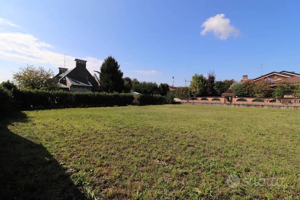 Terreno di 750 m² a Misinto - Vista 4
