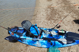 Kayak da pesca motore elettrico incorporato