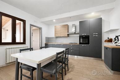 Semindipendente ristrutturato