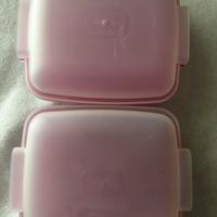 Due contenitori forno a microonde Whirlpool