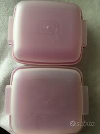 Due contenitori forno a microonde Whirlpool