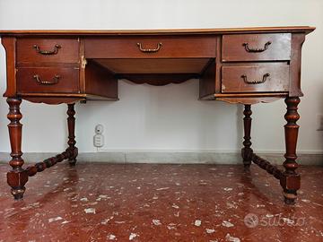 Scrivania Vintage in Legno