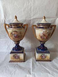 Coppia di Potiche in porcellana Vienna XIX secolo