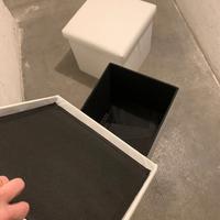 Pouf bianco portaoggetti 