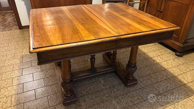Tavolo antico allungabile