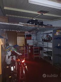 Box / Garage di 17 m² a Scandicci
