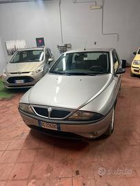 lancia ypsilon 1.2 benzina km 130000