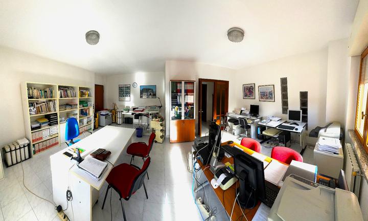 Uso abitativo ora adibito a studio