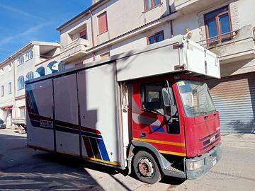 Camion negozio ambulante