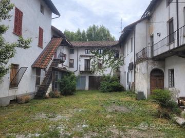 Garage in sartirana (pv)