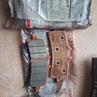 4 pastiglie freni anteriori brembo stylema