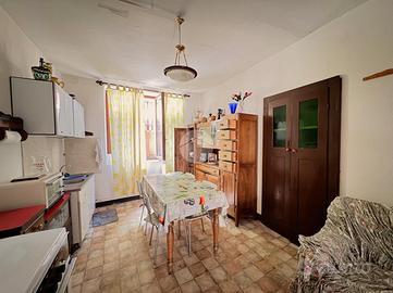 CASA SEMINDIPENDENTE A BIENNO