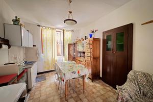CASA SEMINDIPENDENTE A BIENNO