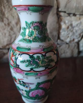 Vaso vintage in porcellana cinese dipinto a mano 