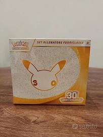 Pokemon ETB 30° Anniversario Set Allenatore sigill