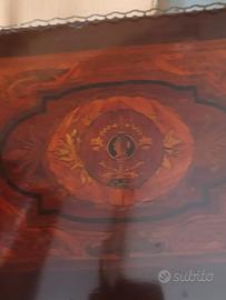 vecchio tavolino stile Napoleone lll in buono stat