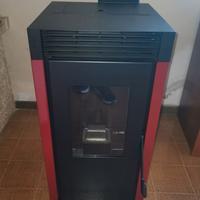 STUFA A PELLET “Camilla” 8Kw – NUOVA, usata poco