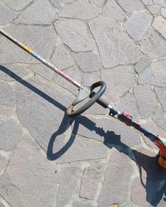 Decespugliatore OleoMac BC280S