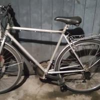 Bicicletta city bike bici ruote 28 cambio Shimano