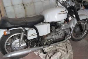 moto guzzi v7