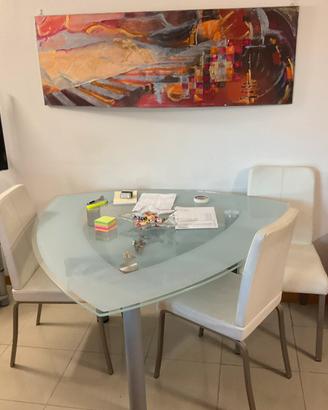 Tavolo triangolare in vetro 140xH76 + 3 sedie