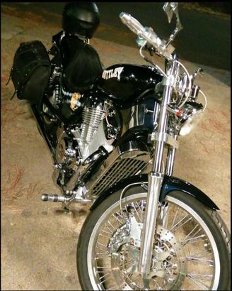 Suzuki VS 800 Intruder Custom Chopper