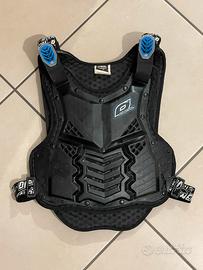 pettorina protettiva O'Neal modello Holeshot Roost