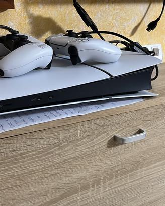 PlayStation 5 slim digital 2026 + 2 controller