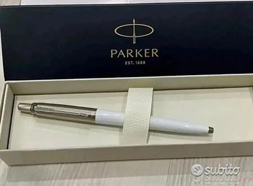 Due Penne a Stera Parker Est. 1888