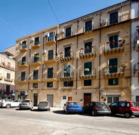 2 LOCALI A PALERMO