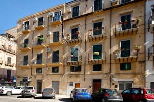 2 LOCALI A PALERMO