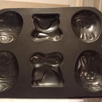 stampo per uova e coniglietto di cioccolato