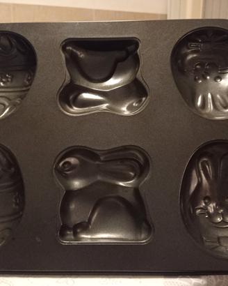 stampo per uova e coniglietto di cioccolato