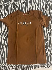 2 magliette jordan praticamente nuove