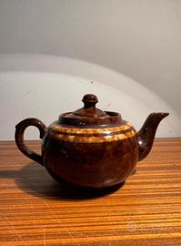Teiera vintage in ceramica smaltata marrone