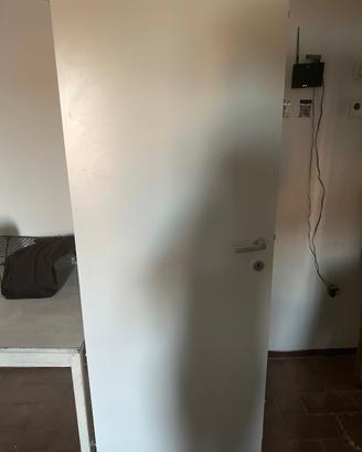 Porte bianche nuove