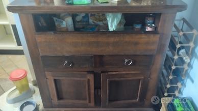 madia toscana con vetrina