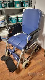 Sedia comoda reclinabile con WC integrato, ruote d