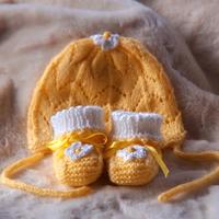 Set nascita - berretto e scarpine fatte a mano