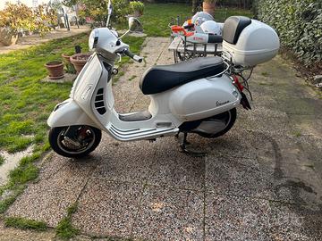 VESPA GTS 300