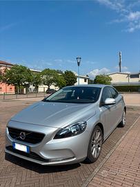 Volvo v40 d2