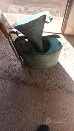 Pompa  irroratrice antica