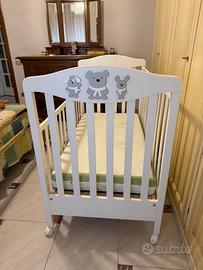 Lettino bimbi legno bianco e materasso