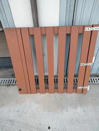 Cancello in legno verniciato