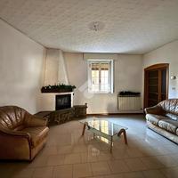 CASA SEMINDIPENDENTE A BERZO INFERIORE