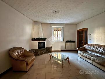 CASA SEMINDIPENDENTE A BERZO INFERIORE