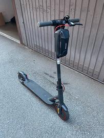 Monopattino elettrico Xiaomi Scooter Pro